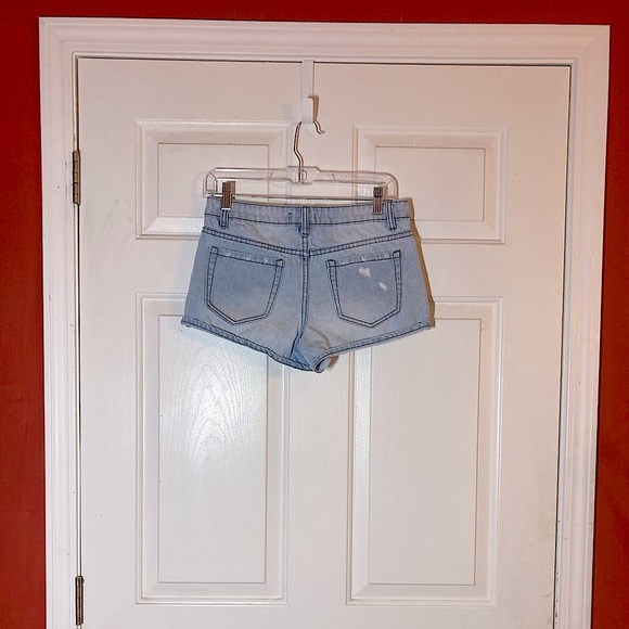 Forever 21 Button Front Light Wash Distressed Jean Shorts - Picture 6 of 6